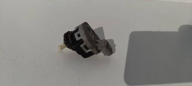 Korektor swiatel 90590665 OPEL