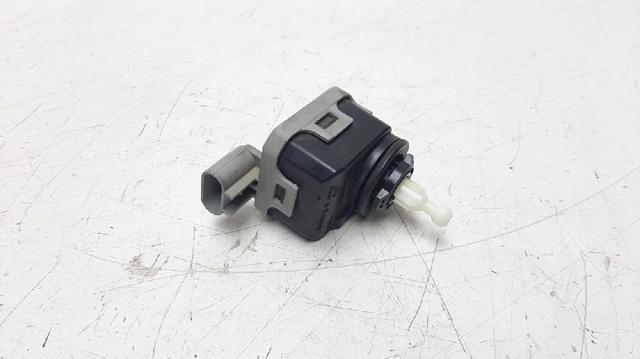 Korektor swiatel 90590665 OPEL