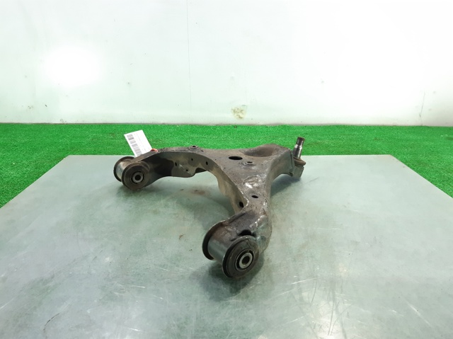 Wahacz zawieszenia przedniego dolny prawy 9063304107 MERCEDES