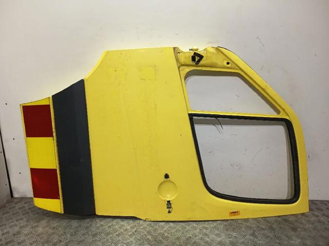 Drzwi przednie lewe 9067200005 MERCEDES