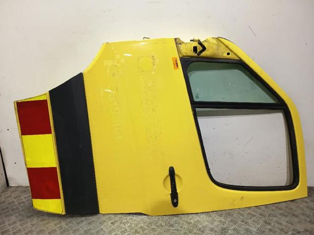 Drzwi przednie lewe 9067200005 MERCEDES