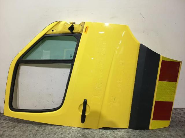 Drzwi przednie prawe 9067200105 MERCEDES