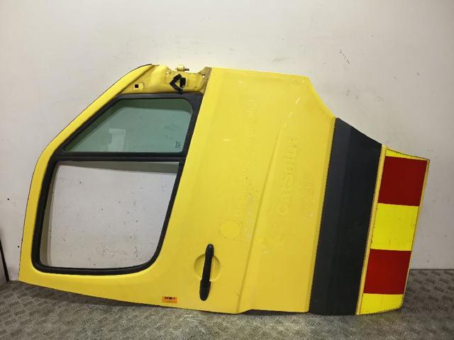 Drzwi przednie prawe 9067200105 MERCEDES
