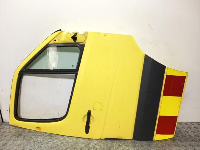 Drzwi przednie prawe 9067200105 MERCEDES