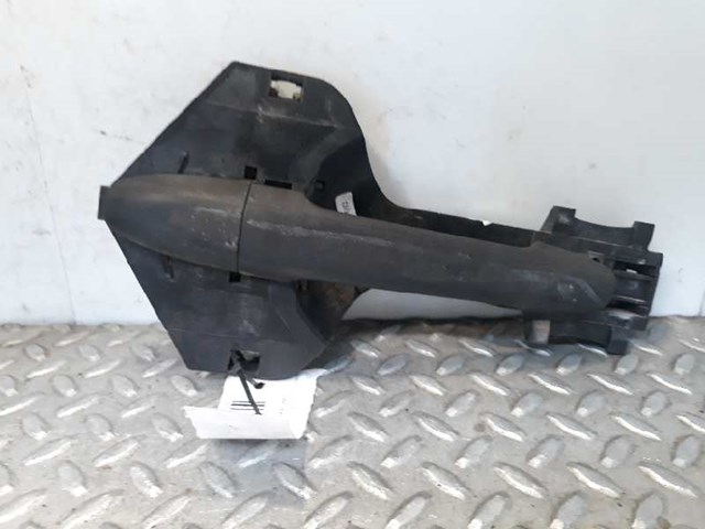 Uchwyt zewnętrznej klamki drzwi przesuwnej prawej 9067601234 MERCEDES