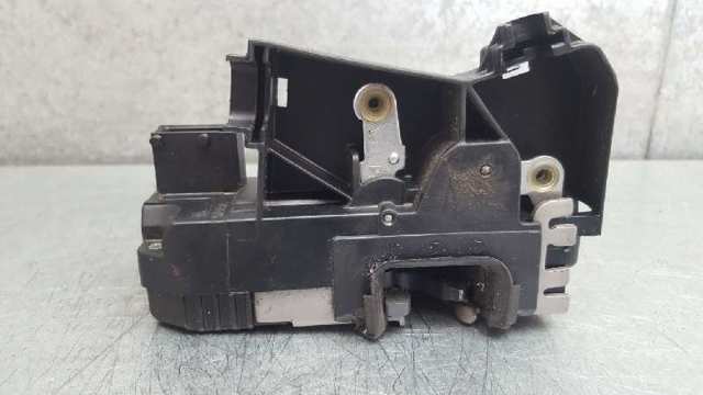 Zamek drzwi przednich lewych Opel Vivaro F7