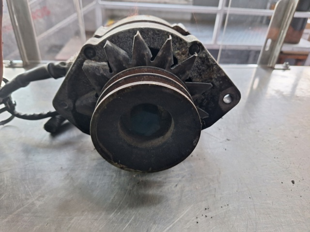 Alternator Nissan Vanette C23