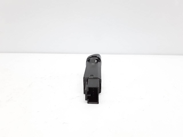 Przycisk włączania światła awaryjnego 9123682 VOLVO