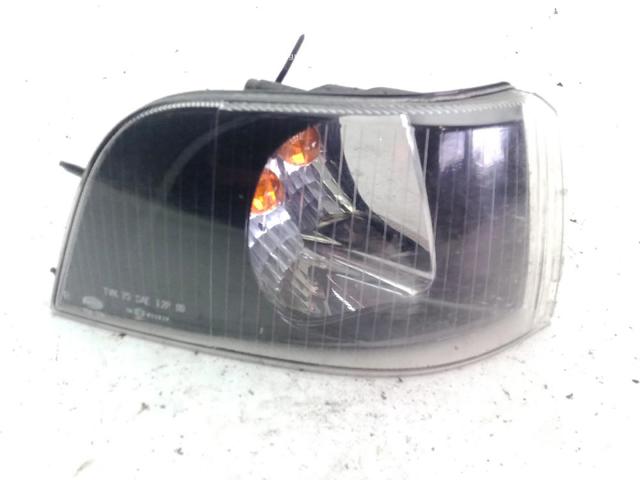 Powtarzacz kierunkowskazu na błotniku Volvo V40 VW