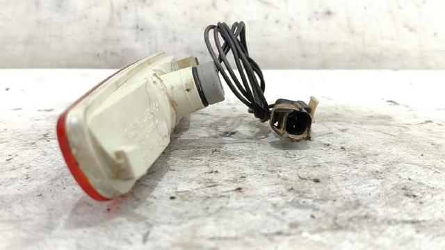 Powtarzacz kierunkowskazu na błotniku Volvo V40 VW