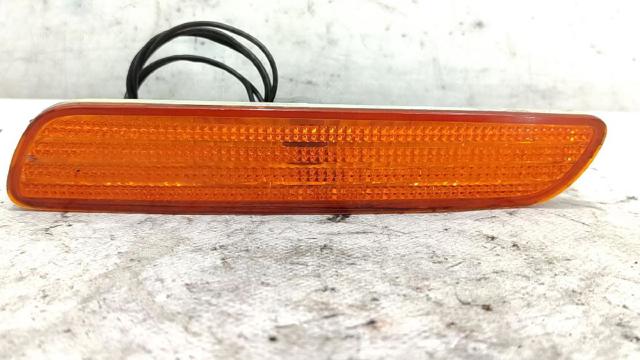 Powtarzacz kierunkowskazu na błotniku Volvo V40 VW