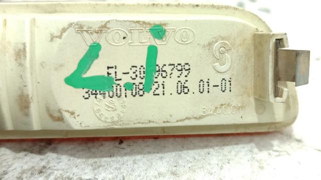 Powtarzacz kierunkowskazu na błotniku Volvo V40 VW