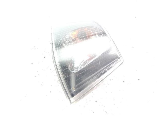 Powtarzacz kierunkowskazu na błotniku Volvo V40 VW