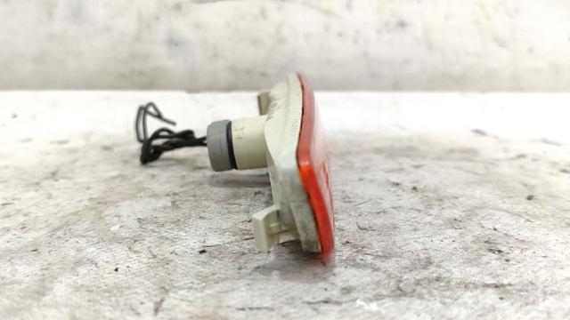 Powtarzacz kierunkowskazu na błotniku Volvo V40 VW