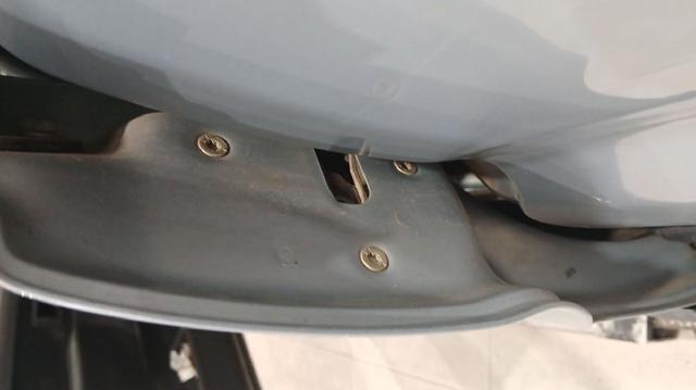 Zamek drzwi przednich lewych 9135H6 PEUGEOT