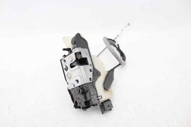 Zamek drzwi przednich lewych 9135HQ PEUGEOT