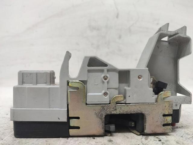 Zamek drzwi przednich lewych 9135L0 PEUGEOT