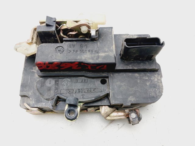 Zamek drzwi przednich lewych 9135P1 PEUGEOT