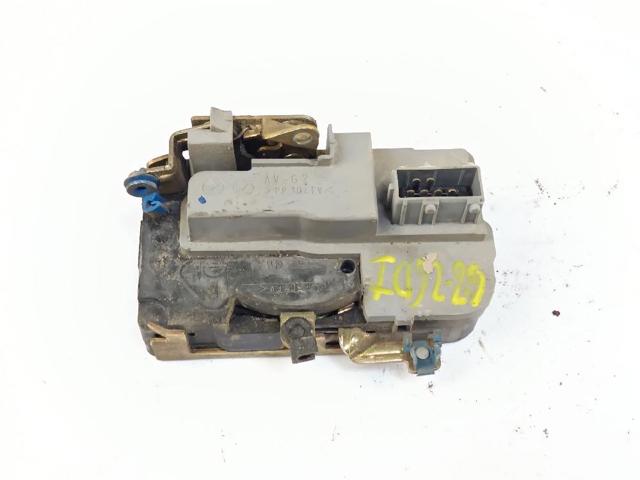 Zamek drzwi przednich lewych 9135P1 PEUGEOT