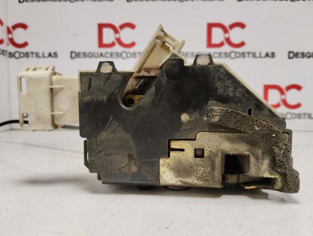 Zamek drzwi przednich prawych 9136CK PEUGEOT