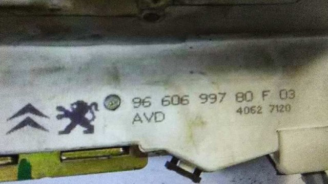 Zamek drzwi przednich prawych 9136ES PEUGEOT