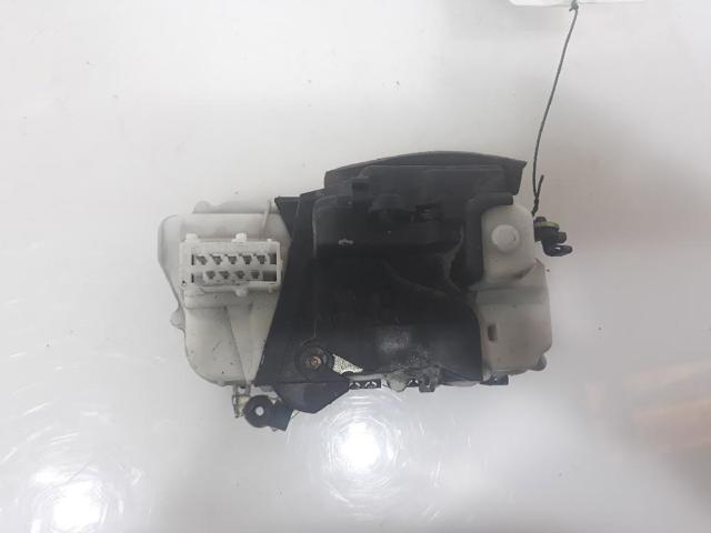 Zamek drzwi przednich prawych 9136H3 PEUGEOT