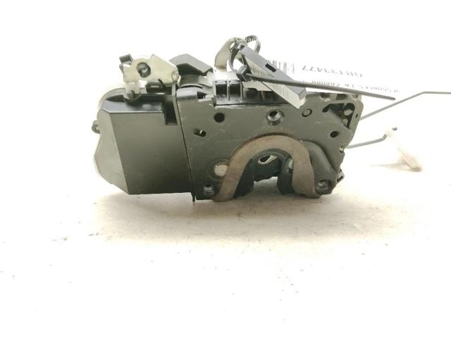 Zamek drzwi przednich prawych 9136H3 PEUGEOT