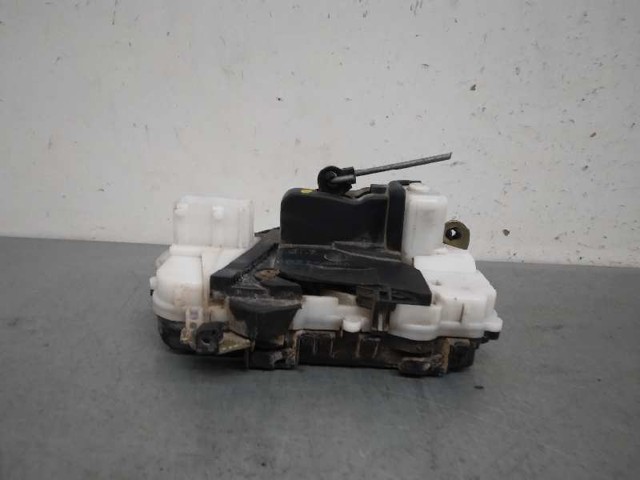 Zamek drzwi przednich prawych 9136H3 PEUGEOT