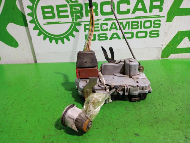 Zamek drzwi przednich prawych 9136J2 PEUGEOT