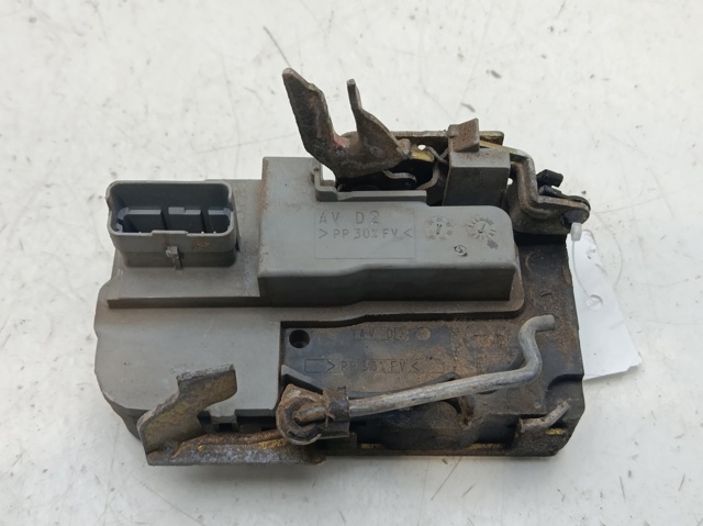 Zamek drzwi przednich prawych 9136J2 PEUGEOT