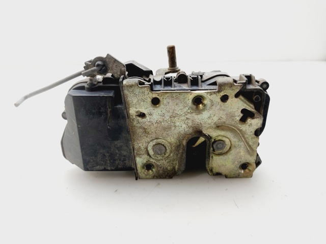 Zamek drzwi przednich prawych 9136J3 PEUGEOT