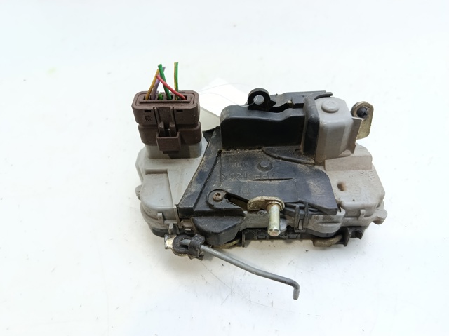 Zamek drzwi przednich prawych 9136J3 PEUGEOT