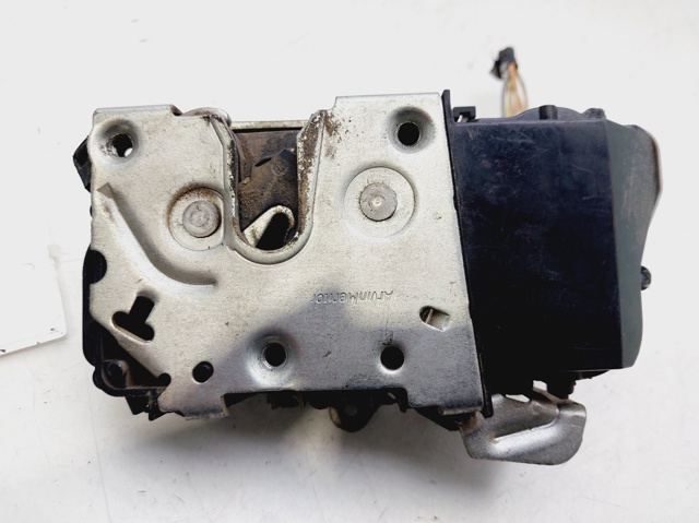 Zamek drzwi przednich prawych 9136J3 PEUGEOT