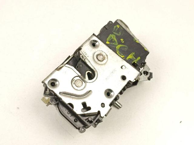 Zamek drzwi przednich prawych 9136J3 PEUGEOT