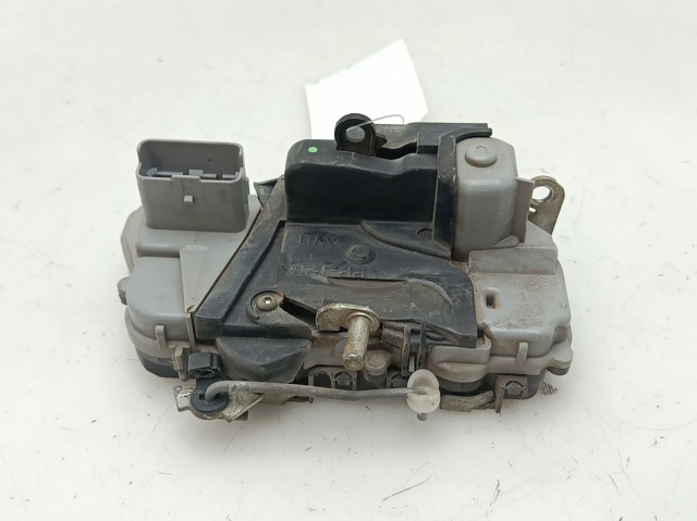 Zamek drzwi przednich prawych 9136J3 PEUGEOT