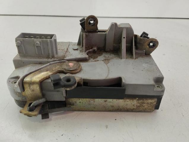 Zamek drzwi przednich prawych 9136J6 PEUGEOT