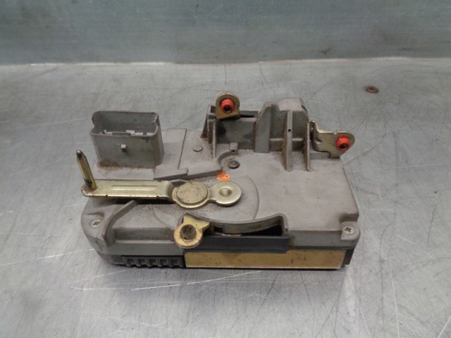 Zamek drzwi przednich prawych 9136J7 PEUGEOT