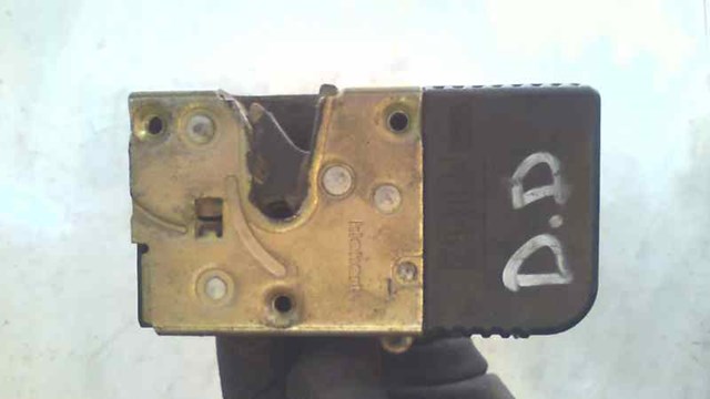 Zamek drzwi przednich prawych 9136J7 PEUGEOT