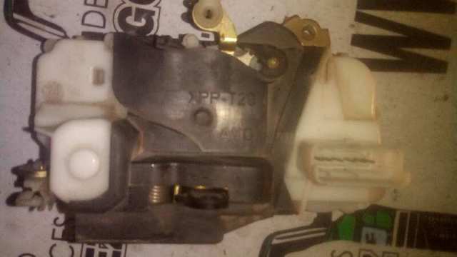 Zamek drzwi przednich prawych 9136J9 PEUGEOT