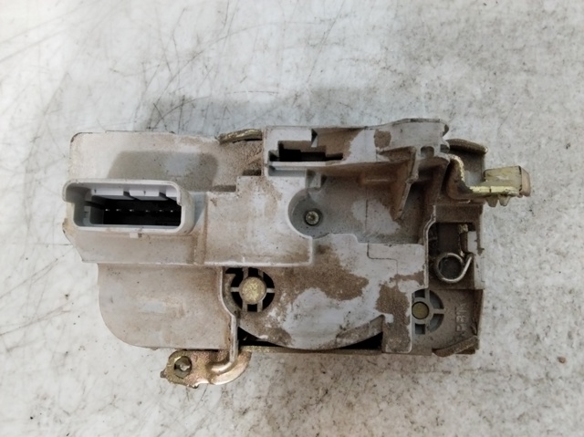 Zamek drzwi przednich prawych 9136J9 PEUGEOT