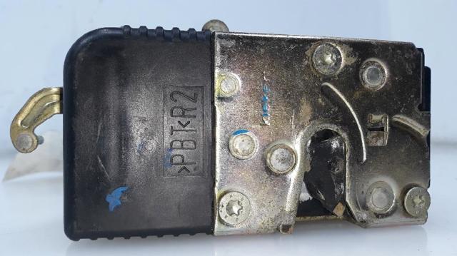 Zamek drzwi przednich prawych 9136L8 PEUGEOT