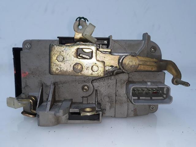 Zamek drzwi przednich prawych 9136L8 PEUGEOT