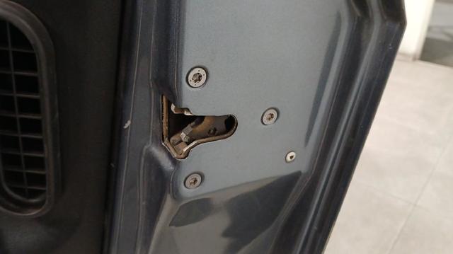 Zamek drzwi przednich prawych 9136L8 PEUGEOT