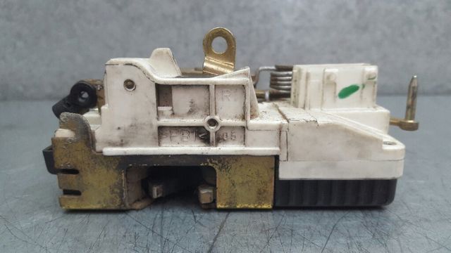 Zamek drzwi przednich prawych 9136L8 PEUGEOT