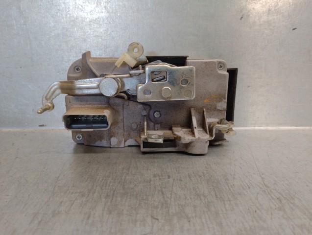 Zamek drzwi przednich prawych 9136L8 PEUGEOT