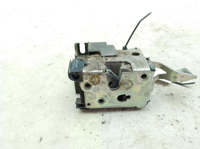 Zamek drzwi przednich prawych 9136P4 PEUGEOT