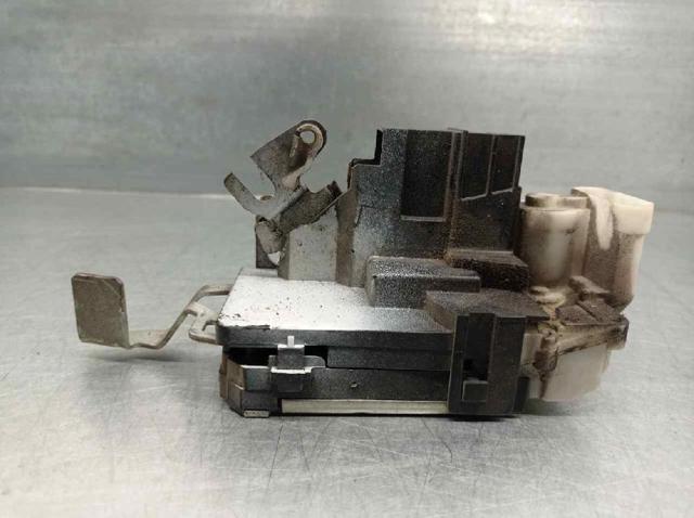 Zamek drzwi przednich prawych 9136P4 PEUGEOT
