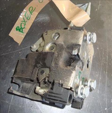 Zamek drzwi przednich prawych 9136P4 PEUGEOT