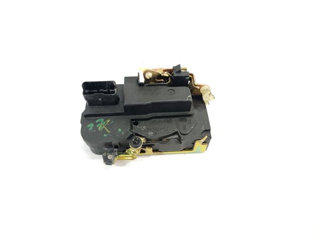 Zamek drzwi przednich prawych 9136P7 PEUGEOT