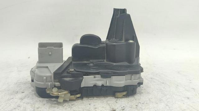 Zamek drzwi przednich prawych 9136Z9 PEUGEOT